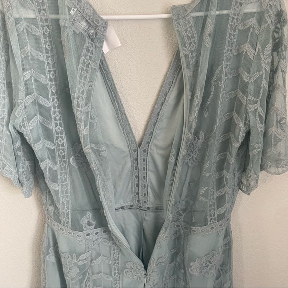 Socialite Plunging Lace Romper Jumpsuit Green Mine Women's Size Large NWT - Picture 13 of 14